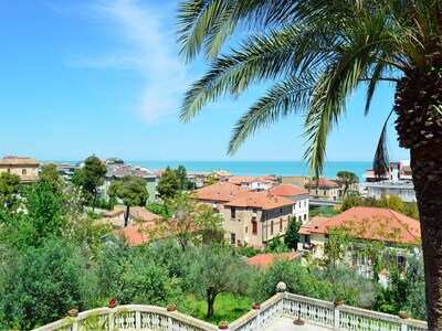 Beautiful apartment inside a villa mid the nature and just few steps by the sea