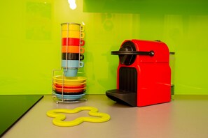 Kaffee und/oder Kaffeemaschine