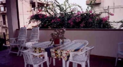 Bruzzano Zeffirio: apartment with  stunning sea views  - 2 rooms - 4/5 personsAppartamento di lussoCasa con giardino(Guida)