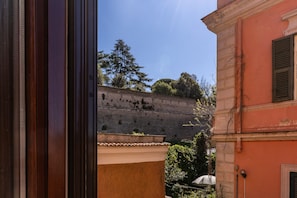 Interni