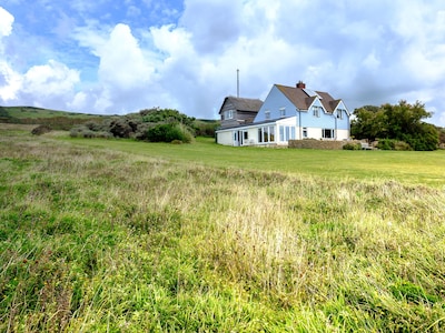 Private detached cottage to rent on Chesil Beach