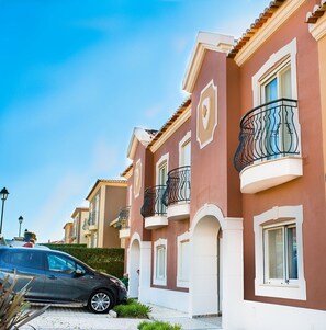 Façade_Villa 91-D
