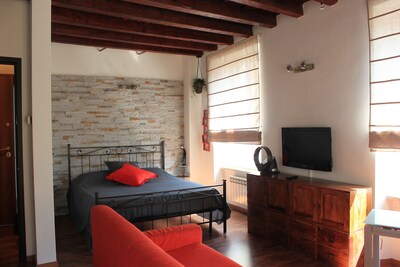 Borgo Antico Red Apartment