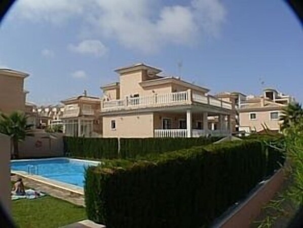 House + Communal Pool