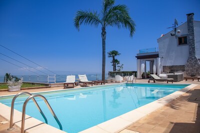 LUXURY ZAGARA - Villa with swimming pool + Jacuzzi & Sea view terrace