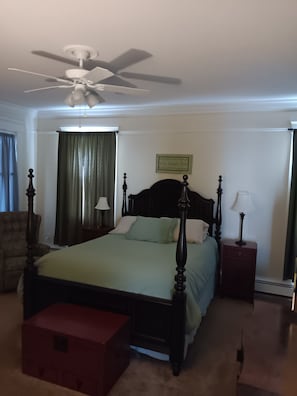 Queen bedroom, very large room, with a TV