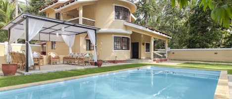 3 BHK villa with swimming pool for rent in Calangute