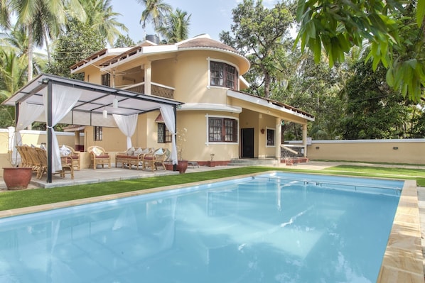 3 BHK villa with swimming pool for rent in Calangute