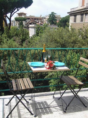 balcony