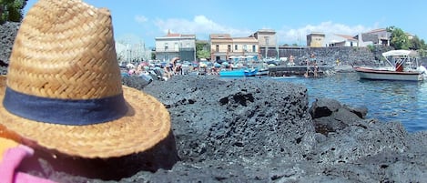 vista delle Case di Carlotta & Giorgia dal mare