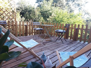 Terrasse en bois de 16m2 sans vis à vis avec vue sur la nature