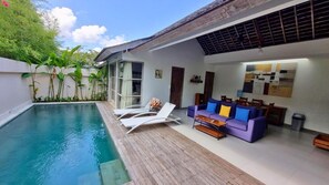 Private Pool & Living Room