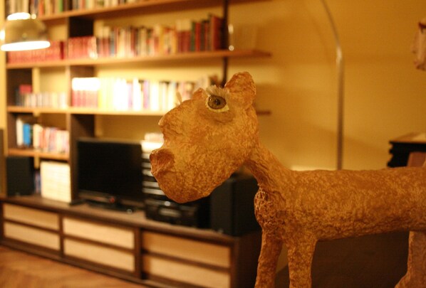Papier-maché in the living room