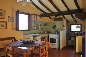 Kitchen dining area