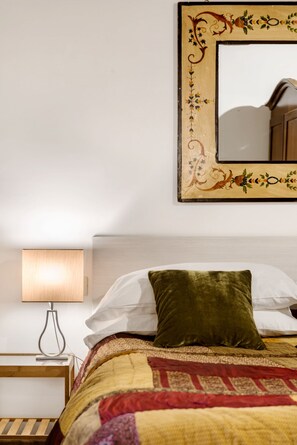 bedroom details