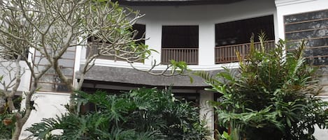 Front exterior of Beji Hill Villa 