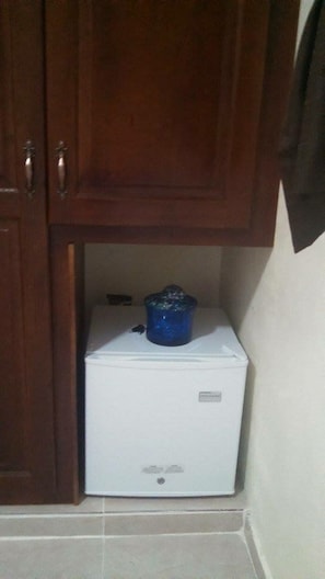 Minit fridge in Abbigail