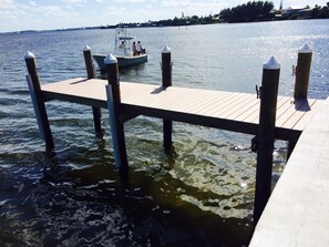 Great fishing spot where the local charters pass through!