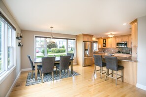 Kitchen / dining area