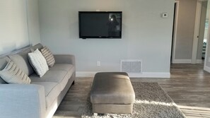 Living room
large Flatscreen TV