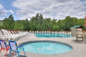 Nearby public pool w/snack bar and fishing pond. Free to our guests. Very nice!

