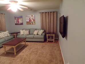 Living Room w/ sleeper sofa