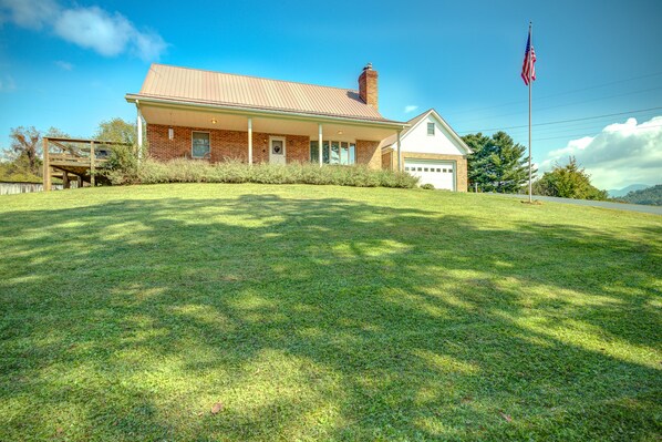 Huge house with big front yard!