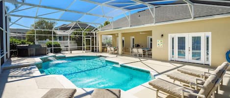 Huge Swimming pool, Deck and Lanai (Optional Pool Heating)