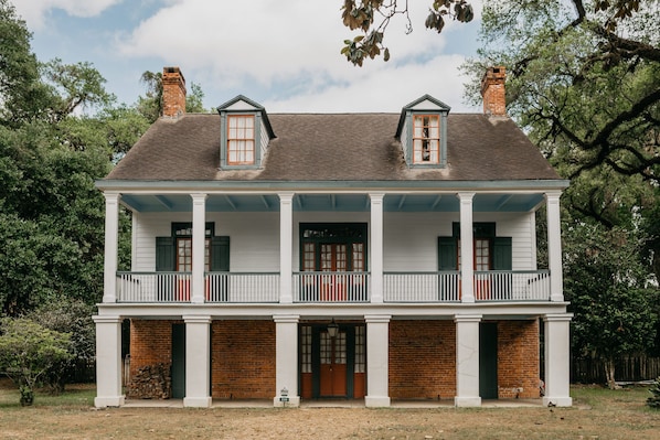 Main house built in 1820