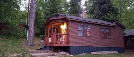 Aspen, our small & cozy cabin. Good for the "working" vacationer. 