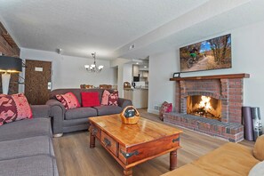 Living Room-Queen pull-out Sofa Sleeper, Fireplace Not Operable, Candles Only