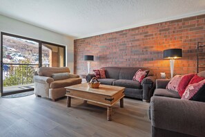 Living Room-outdoor patio with View of Old Town