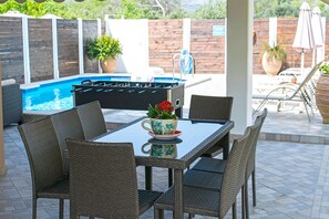 Outdoor dining