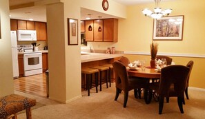 Dining/Kitchen