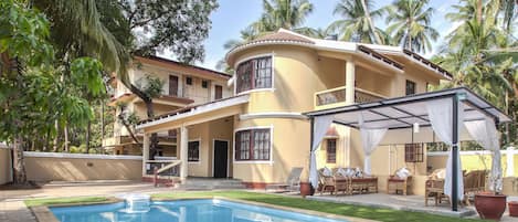 Phase 3- Shared swimming pool access at Villa calangute 