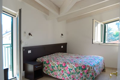 Wohnung in Zoe Residenz, 150 Meter vom Meer, 60 km vom Berg entfernt.