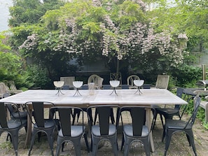Outdoor dining