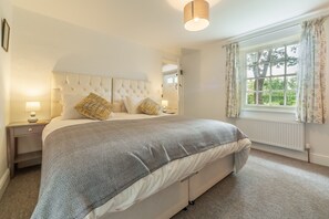 Old Posting, Brancaster Staithe: Bedroom two with super-king zip and link bed