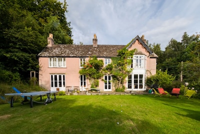 Brecon Beacons Country Home, sleeps 15+ family/pet friendly, perfect for walking