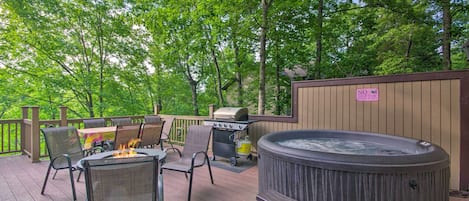 Lake of the Ozarks Vacation Rental | 3BR | 4BA | 2,078 Sq Ft | Stairs Required