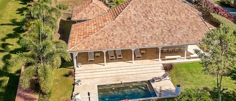 Piscine, Hameau Cerisier, villa de luxe en Martinique à Le François
