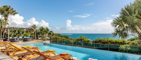 Piscine, Villa du Cap, villa de luxe en Guadeloupe à Sainte-Anne