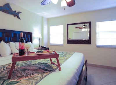 2 Bedroom - Florida Keys Getaway **