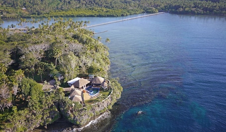 Wavi's stunning cliff edge luxury villa