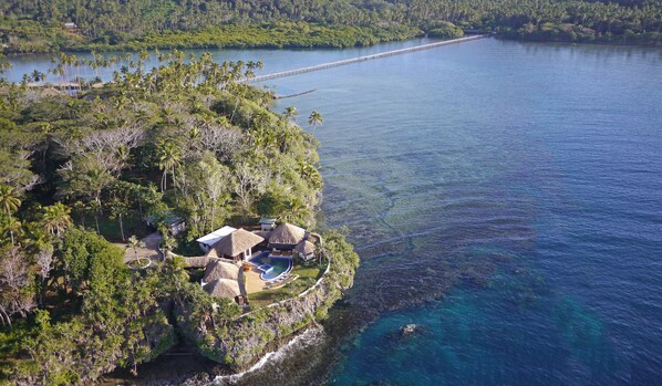 Wavi's stunning cliff edge luxury villa 