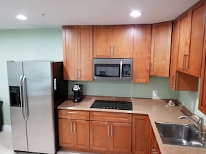 Full Nice functional Kitchen Open on Dinning / Living Rooms