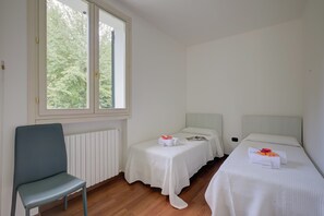 Twin bedroom