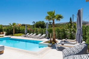 Amazing outdoor area, with a 36 m2 private swimming pool.