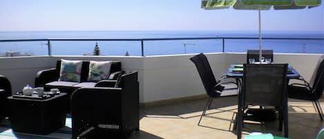 Welcome to the Top Vista Mar Luz oceanfront penthouse!