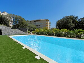 L'Eau, Plante, Ciel, Propriété, Piscine, Bâtiment, Rectangle, Bleu Azur, Arbre, Plan D'Eau